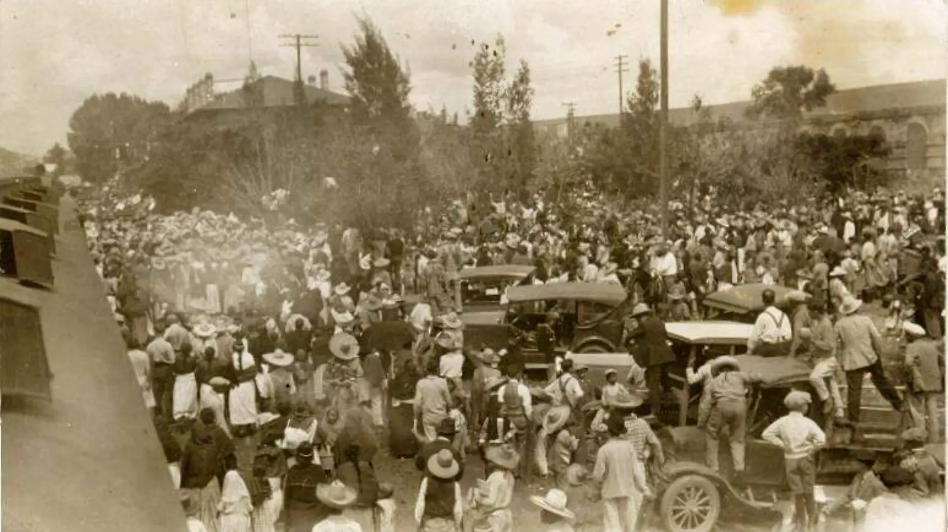 1. Inauguración de la Estación. 1904. Colecc. Particular.